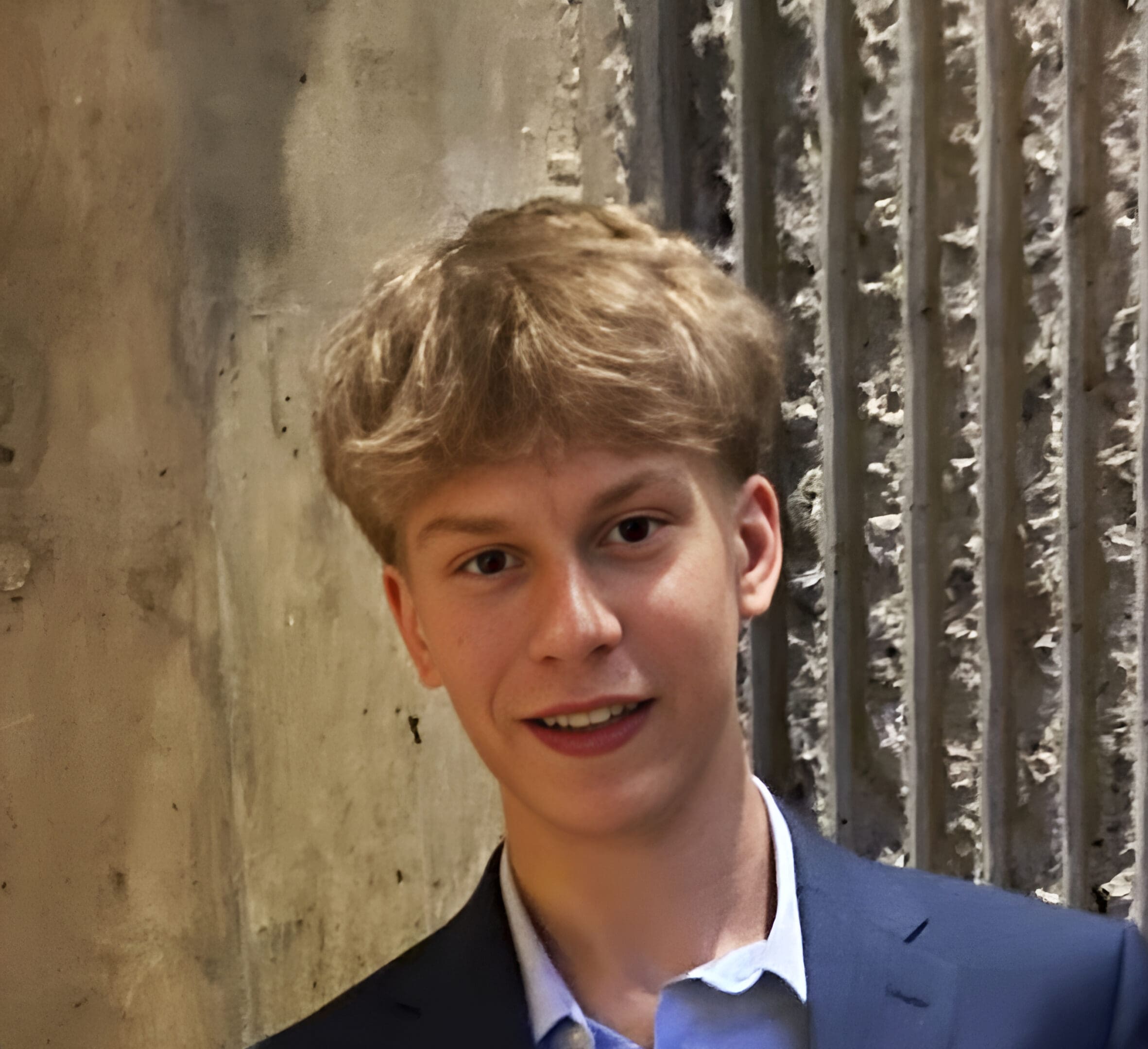 Portrait of a smiling young man.